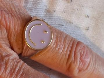 Vintage ring ongeveer maat 17 beschikbaar voor biedingen