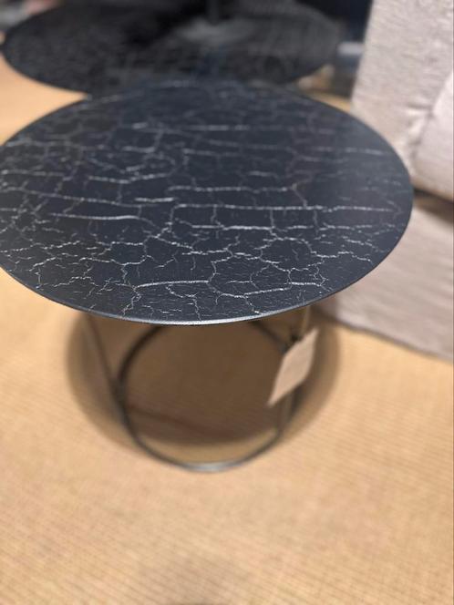 Ethnicraft bijzettafel metaal black  celeste, Huis en Inrichting, Tafels | Bijzettafels, Zo goed als nieuw, Rond, Minder dan 55 cm