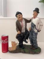 Laurel en Hardy met hondje beeld, Verzamelen, Beelden en Beeldjes, Ophalen of Verzenden, Zo goed als nieuw, Mens