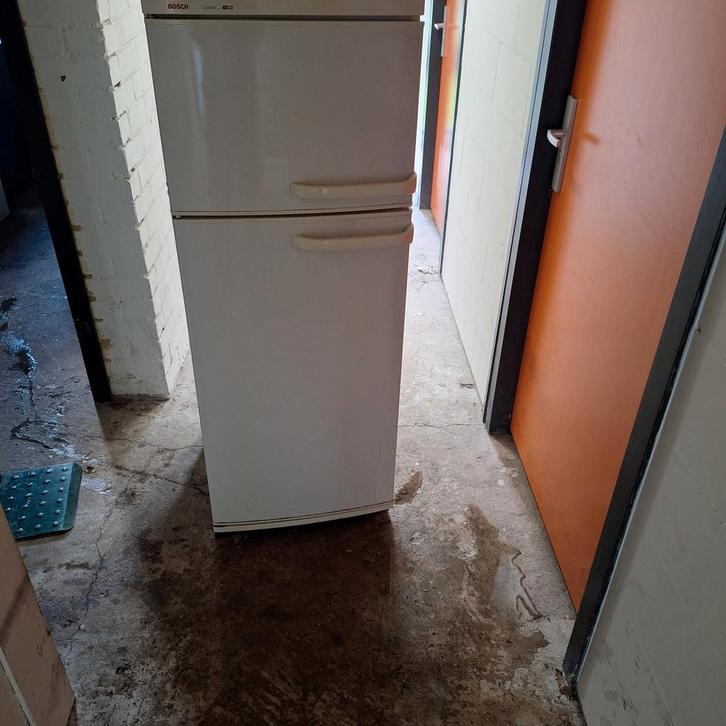 Bosch koelkast met aparte vriezer (bezorging), Huis en Inrichting, Keuken | Keukenelementen, Gebruikt, 100 tot 150 cm, 50 tot 100 cm