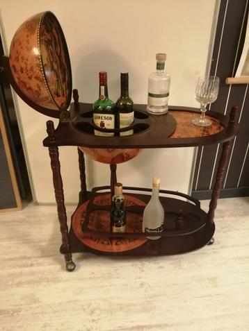 UNIEKE GLOBEBAR BAR GLOBE MET TAFEL 90X70X45 CM TOPSTAAT!!  beschikbaar voor biedingen
