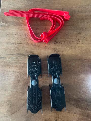 Schaatsijzers voor onder schoen beschikbaar voor biedingen