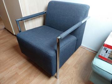 Fauteuil met stalen frame - 2 stuks beschikbaar voor biedingen