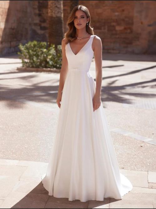 Nieuwe Bianco Evento trouwjurk satijn less is more, Kleding | Dames, Trouwkleding en Trouwaccessoires, Nieuw, Trouwjurk, Wit, Ophalen of Verzenden