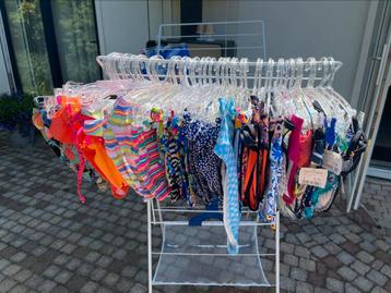 Partij van 60 stuks losse luxe badmode slips / top beschikbaar voor biedingen