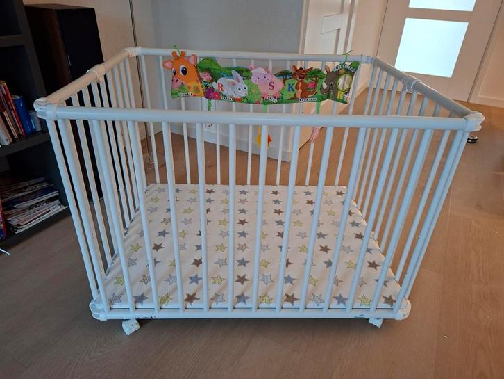 Geuther box wit - lichtgewicht, verstelbaar en inklapbaar, Kinderen en Baby's, Boxen, Gebruikt, Rechthoekig, In hoogte verstelbaar