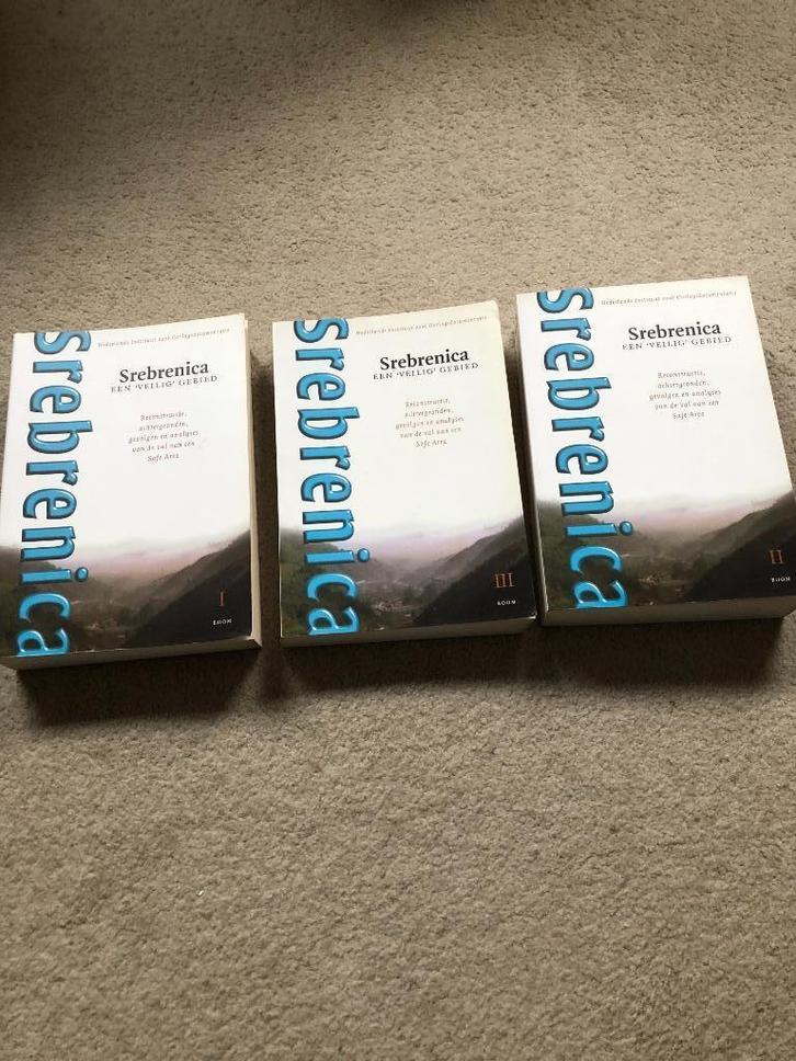 2002 Srebrenioa een 'veilig' gebied. Compleet in drie delen, Boeken, Oorlog en Militair, Zo goed als nieuw, Tweede Wereldoorlog