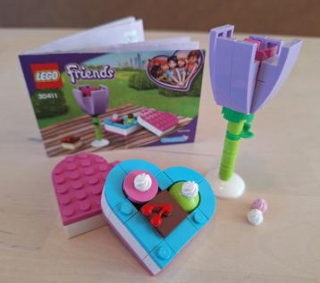 Lego Friends: Bonbondoosje en bloem 30411 beschikbaar voor biedingen