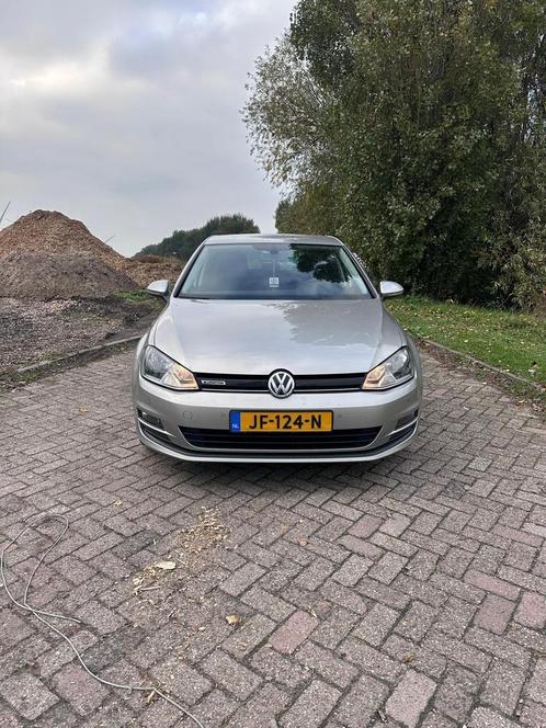 Volkswagen Golf 1.0 TSI 85KW DSG 5D 2016 Grijs, Auto's, Volkswagen, Particulier, Golf, ABS, Achteruitrijcamera, Adaptive Cruise Control