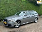 BMW 3-serie Touring 318i /XENON/LEER/STOELVERWRMNG/PDC/CRUIS, Euro 5, Achterwielaandrijving, Handgeschakeld, 1405 kg