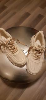 Beige sneakers maat 41, Kleding | Dames, Schoenen, Ophalen, Zo goed als nieuw, Beige, Sneakers of Gympen