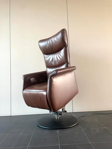 Elektrische prominent sta op stoel / relax fauteuil bruin beschikbaar voor biedingen