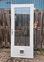Houten balkondeur binnen- en buitenkleur wit + kattenluikje, Ophalen, Gebruikt, 80 tot 100 cm, Binnendeur