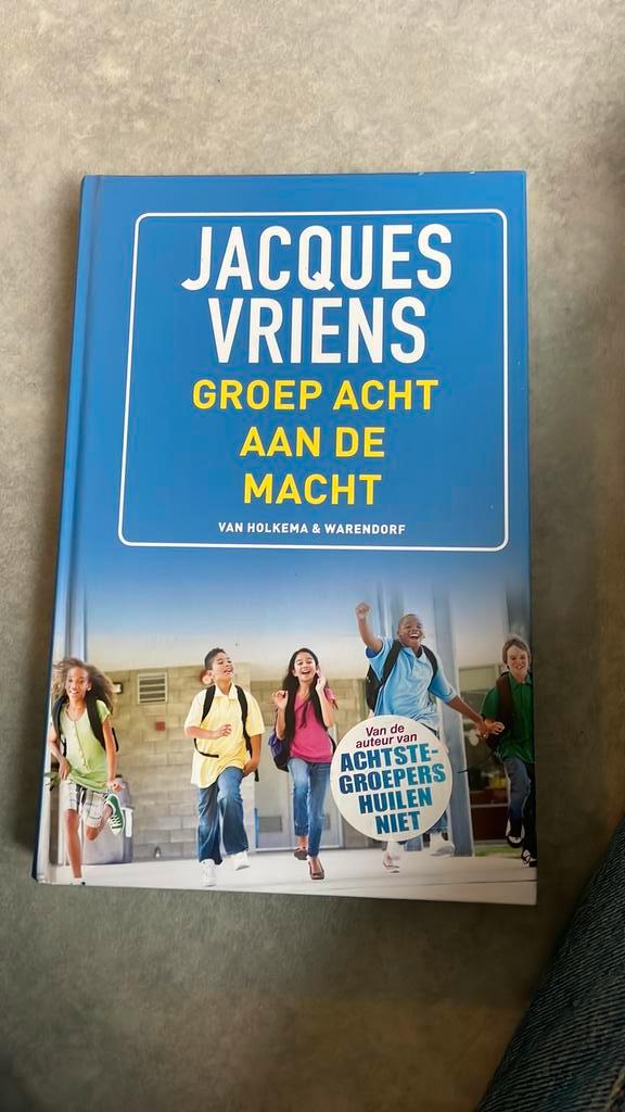 Jacques Vriens - Groep 8 aan de macht, Boeken, Kinderboeken | Jeugd | 10 tot 12 jaar, Zo goed als nieuw, Ophalen of Verzenden