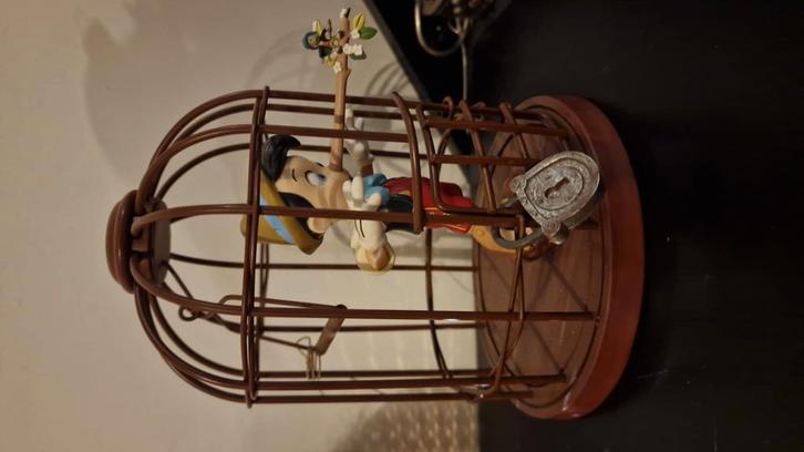 Dit is het beeldje "I'll Never Lie Again" van de Walt Disney, Verzamelen, Disney, Zo goed als nieuw, Beeldje of Figuurtje, Ophalen of Verzenden