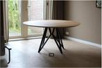 Studio Henk eettafel rond 150 cm met butterfly quadpod, Huis en Inrichting, Tafels | Eettafels, Ophalen, Rond, Zo goed als nieuw