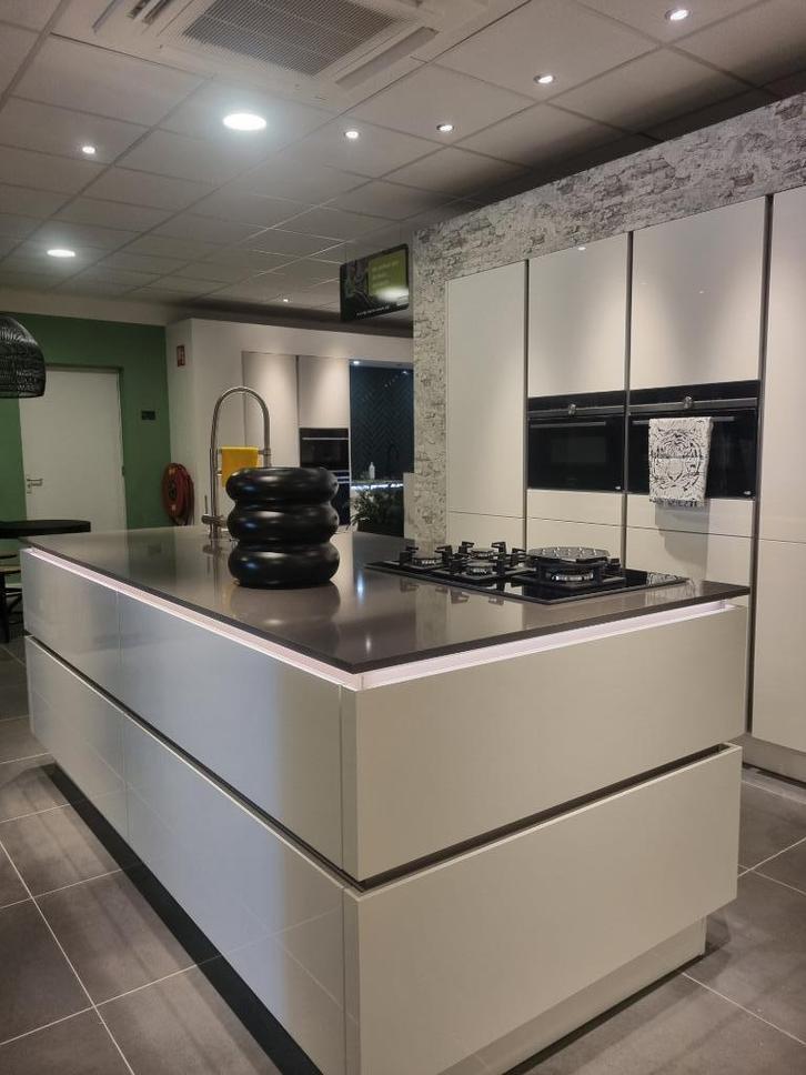 Alpin Wit hoogglans eiland keuken Nobilia, Huis en Inrichting, Keuken | Keukenelementen, Nieuw, Minder dan 100 cm, 25 tot 50 cm