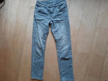 Nieuwe spijkerbroek slimfit 158  beschikbaar voor biedingen