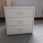 drie - laden nacht/bed kastje (Wit), Huis en Inrichting, Kasten | Ladekasten, Ophalen, 50 tot 100 cm, Zo goed als nieuw, 3 of 4 laden