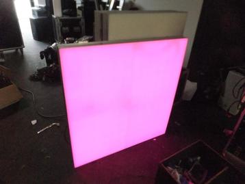 3 discovloer panelen in case ( d.j. booth ) beschikbaar voor biedingen