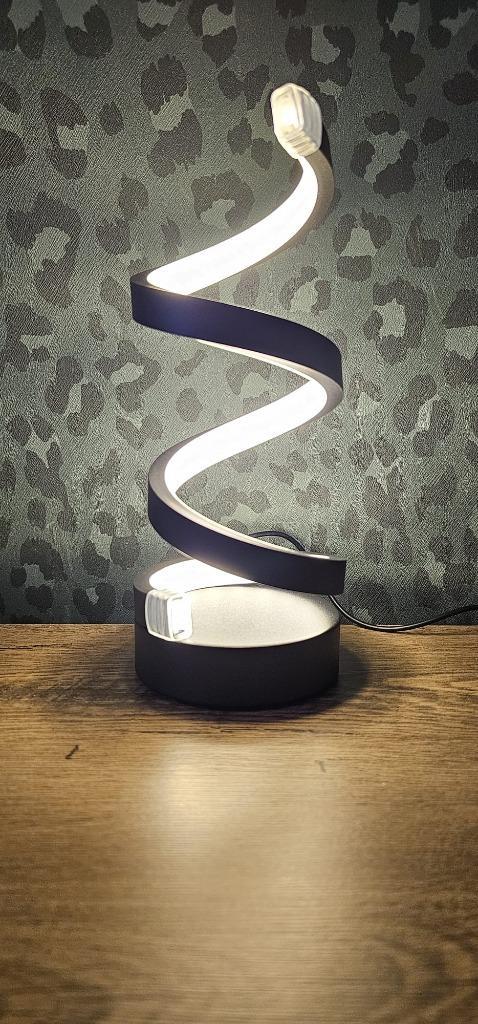 Moderne Bureaulamp – Dimbaar & Instelbare Kleuren – €15, Huis en Inrichting, Lampen | Tafellampen, Nieuw, 50 tot 75 cm, Kunststof