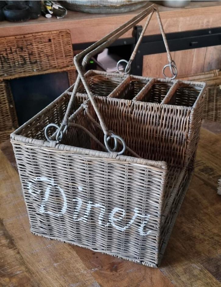 Rivièra Maison Rustic Rattan Dinner Organiser, Huis en Inrichting, Woonaccessoires | Schalen en Manden, Zo goed als nieuw, Mand