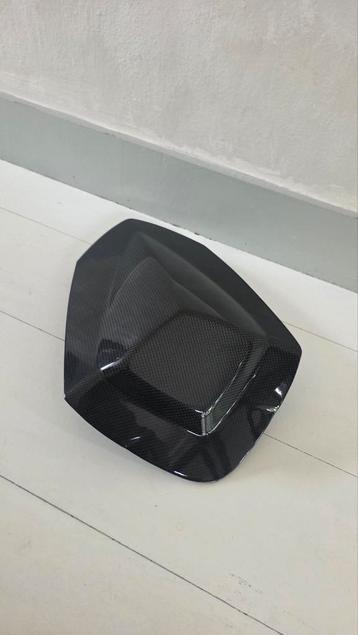 Carbon Seat Cover Triumph Speed Triple 1050 (2016-2018) beschikbaar voor biedingen