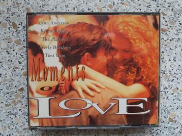 Een dubbel CD van "Moments of Love". beschikbaar voor biedingen