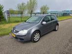 Volkswagen Golf 1.9 TDI 77KW 3D 2005 Grijs, Origineel Nederlands, Te koop, Zilver of Grijs, 5 stoelen