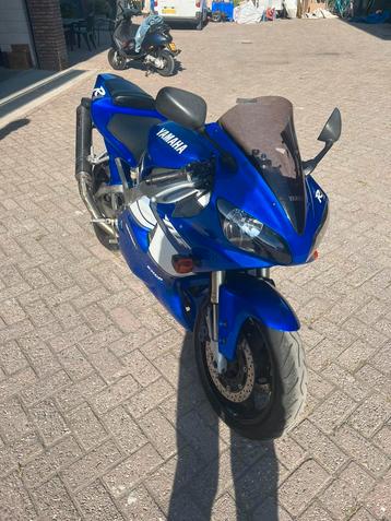 Yamaha R1 2001 beschikbaar voor biedingen