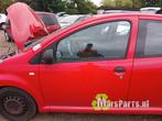 Portier 4Deurs links-voor van een Toyota Aygo (3P0), Gebruikt, Deur, Ophalen of Verzenden, Toyota