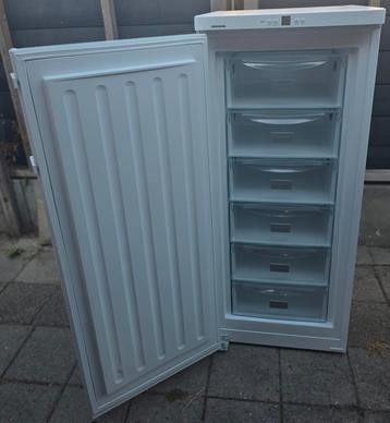 Hele mooie liebherr vriezer te koop A++ beschikbaar voor biedingen