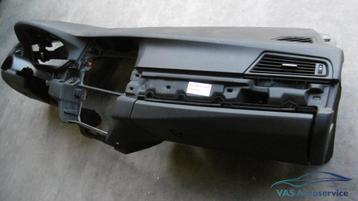 Dashboard BMW 5-serie F10-F11. zwart  beschikbaar voor biedingen