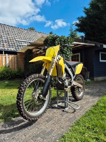 Suzuki RMZ 250 2015 beschikbaar voor biedingen