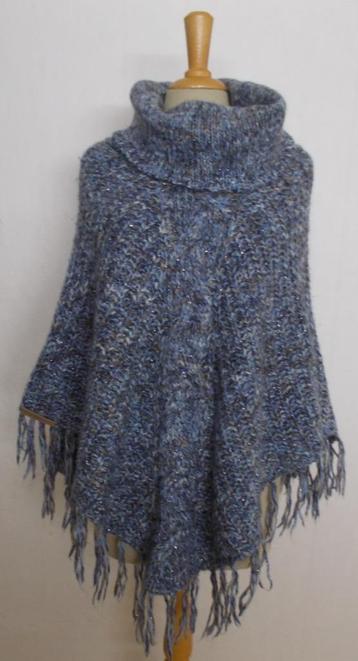 Mooie blauwe col poncho van La Gauchita! L beschikbaar voor biedingen