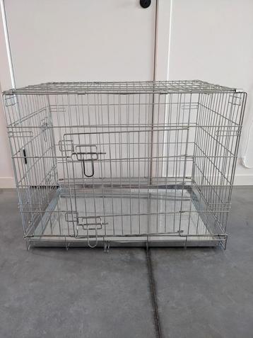 Metalen hondenbench beschikbaar voor biedingen
