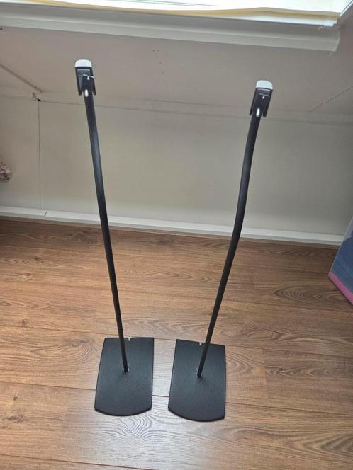 Bose surround speakerstandaarden voor de kleine boxjes v 321, Audio, Tv en Foto, Luidsprekers, Zo goed als nieuw, Bose, Ophalen