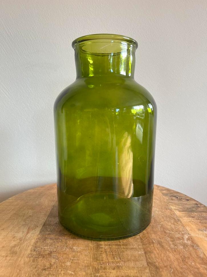 Grote glazen vaas – Groen glas, robuust design, Huis en Inrichting, Woonaccessoires | Vazen, Zo goed als nieuw, Groen, Minder dan 50 cm