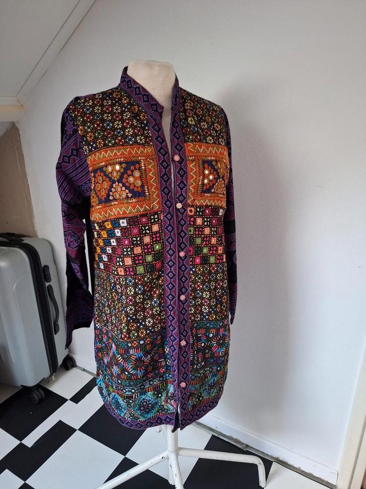 Unieke Geborduurde Jas - Maat M, Kleding | Dames, Jurken, Zo goed als nieuw, Maat 38/40 (M), Overige kleuren, Onder de knie, Ophalen of Verzenden