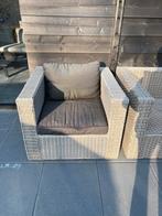 Twee kunstof wicker stoelen compleet met grijze kussens, Tuin en Terras, Ophalen, Overige materialen, Gebruikt, Loungeset