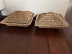 Twee rieten manden met deksel, Huis en Inrichting, Ophalen, Overige materialen, Minder dan 50 cm, Minder dan 50 cm