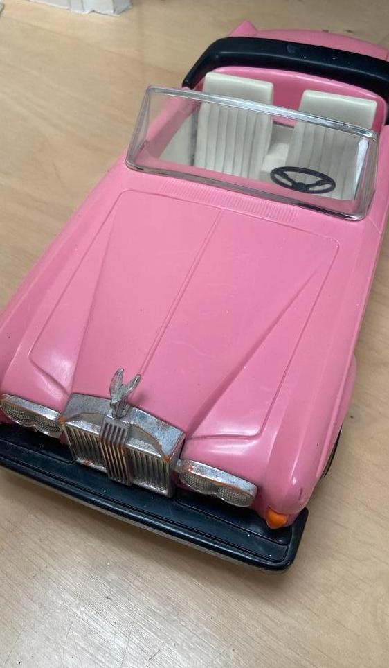 Barbie rolls royce, Kinderen en Baby's, Speelgoed | Poppen, Gebruikt, Barbie, Ophalen of Verzenden