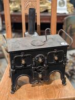 Klein antiek Kinder fornuis je. 32 cm breed. €185., Antiek en Kunst, Antiek | Speelgoed, Ophalen