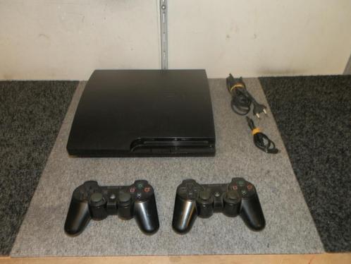 Playstation 3 console slim cech 3004B incl twee controllers, Spelcomputers en Games, Spelcomputers | Sony PlayStation 3, Gebruikt