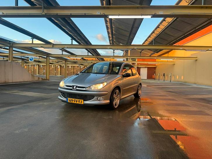 Peugeot 206 2.0 GTI (RC) 16V 3D 2000 Grijs, Auto's, Peugeot, Particulier, Airbags, Bluetooth, Centrale vergrendeling, Benzine