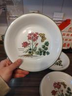 Wedgwood Florabunda Soepborden - 2 stuks, Porselein of Keramiek, Schaal, Rond, Ophalen of Verzenden