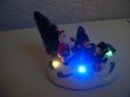 kerstman met arreslee verlichting en 2bomen, Ophalen of Verzenden, Zo goed als nieuw