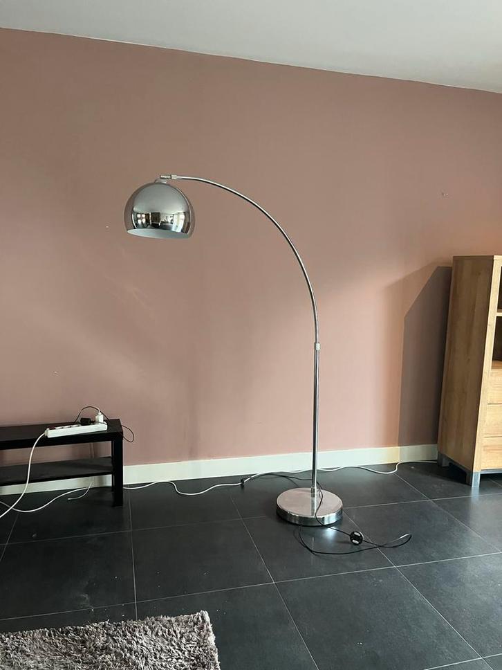 Grote metalen booglamp met zware voet, Huis en Inrichting, Lampen | Vloerlampen, Gebruikt, 150 tot 200 cm, Metaal, Ophalen