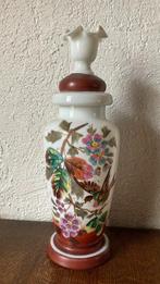 Antieke vaas kaststel - melkglas opaline - met beschadiging, Antiek en Kunst, Ophalen of Verzenden