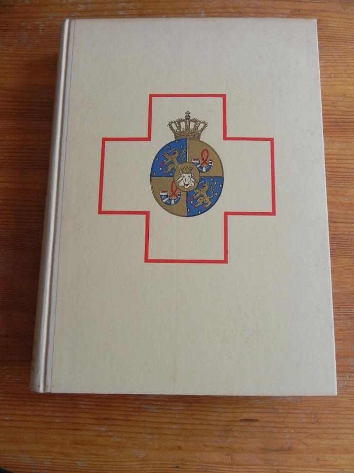 Het boek van de prinses voor Het Roode Kruis uit 1940., Boeken, Overige Boeken, Gelezen, Ophalen